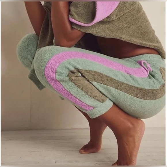 Free People Blue Monday Fleece Jogger
Valley Girl Sweatpants Size Medium NWT - Picture 1 of 9